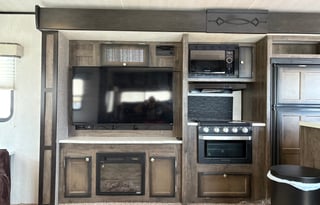 Holiday Road: It's a Quest for Fun!