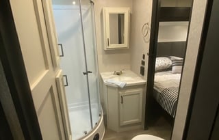 Happy Glamping in the Open Range with 1 1/2 baths!