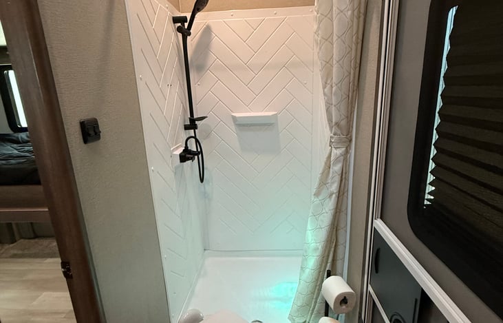 Bunkhouse full bathroom