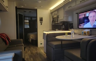 Feona comfort & classy home on the road