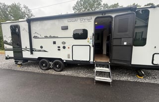 LUX & COZY Grey Wolf Black Label Edition