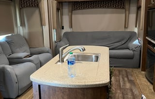 2016 Spacious Blue Ridge Fifth Wheel
