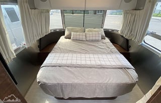 Glamping in the DMV-'22 Airstream Globetrotter