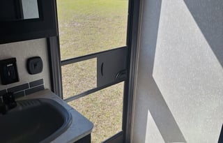 "Ellie Mae" Bunk Room/ Full Outside Kitchen