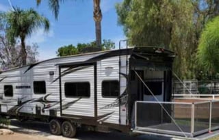Luxury Sandstorm Toy Hauler | Sleeps 6+ | Delivery