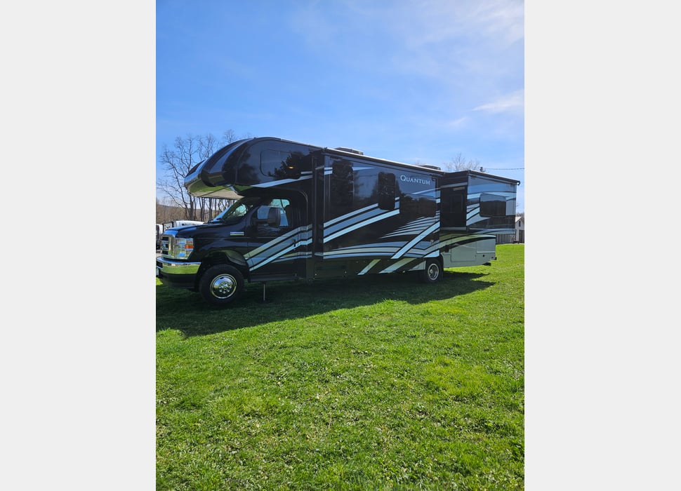 Class C Motor Home rentals in Alfred Station