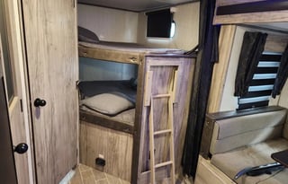 Alpha Wolf Bunk Beds, Family Friendly