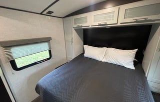 2021 Luxury KeyStone Large Family Friendly RV