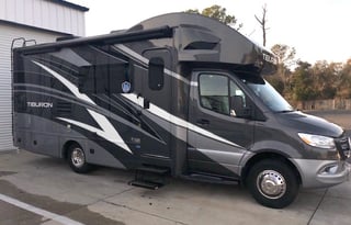 2021 Mercedes Thor Tiburon
