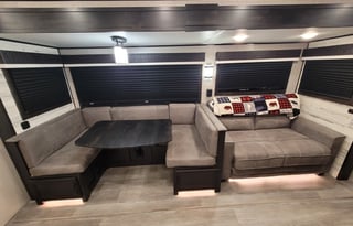 "Glacier" Happy Glamper