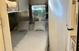 2021 Airstream Flying Cloud 23' RB Bunk