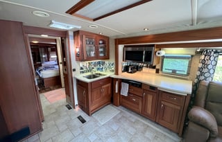 2005 Winnebago Horizon 40A