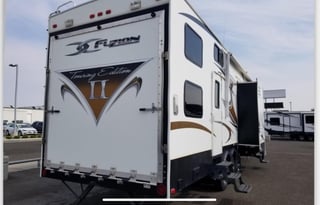 Great Toy hauler 5th wheel for the entire family!