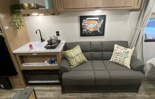 NEW 2024 29ft Light Weight Sleeps 8 Forest River