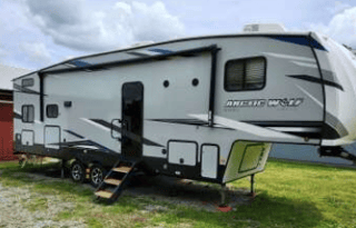 2021 Arctic Wolf 287BH Fifth Wheel, Sleeps 10!