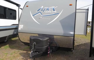 MODERN RV (26' & EASY TOW!!)