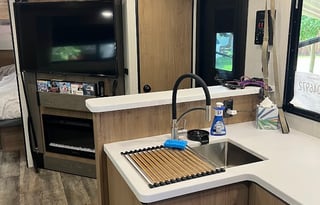 "Rushmore" Happy Glamper *Delivery Only*