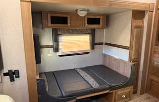 Luxury 5th Wheel With Lots Of Extras
