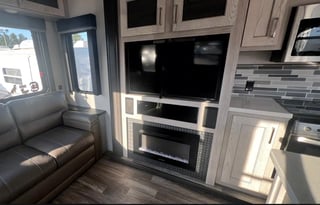 Keystone RV Montana High Country 5th Wheel