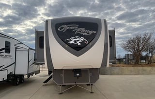 2B 1.5B Living converts to bedroom goose box pull