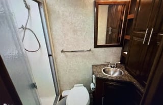 SLEEPS 8 - 2 FULL BATHS