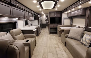 2023 Thor Motor Coach Aria 3901 Starlink Internet!