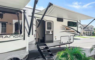 2023 - Durango Gold 5th Wheel w/Patio and Loft