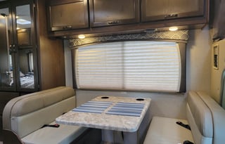 Cozy Thor Chateau 22E – Adventure-Ready!