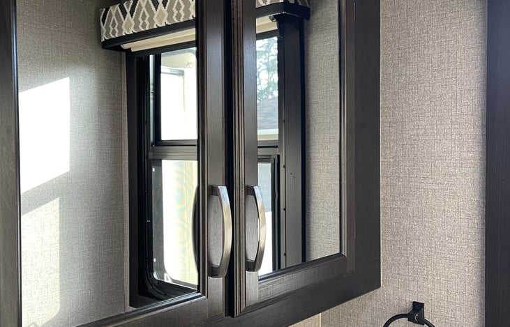 RV - bathroom cabinet