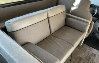 Winnebago Outlook  Class C  CCTX1843