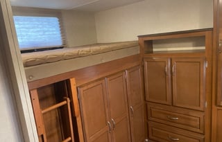 Bunkhouse! 2014 Coachmen Freedom Express 32'