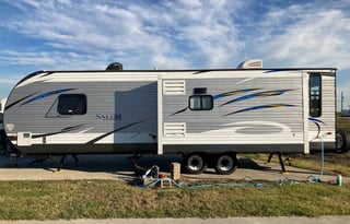 Spacious & Stylish Travel Trailer - Sleeps 5!