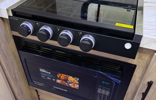 Pet Friendly- Sleeps 9- Outdoor Kitchen