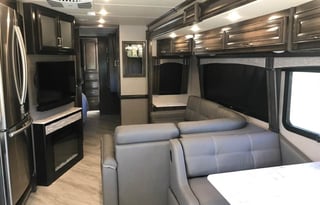 2019 fleetwood southwind 35k sleeps 8