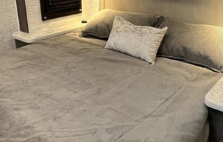 M & L RV Rentals-Introduces Mabel Newer Class C