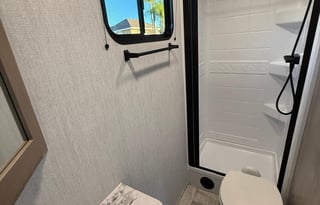 HONEST RVS – TOY Sleeps 5 (Compact)