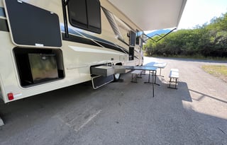 BEAUTIFUL/COMFORTABLE RV ~FULLY STOCKED ~SLEEPS 8