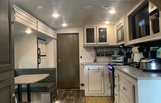 2021 25' Keystone Cougar, like new!