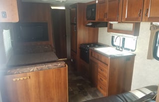 2013 Prime Time RV Avenger 26BH