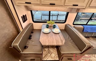 Forest River Sunseeker LE Model 2850SLE Motorhome