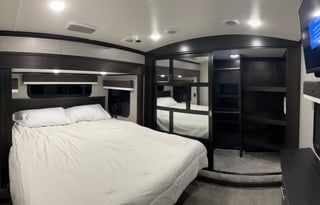 Family Camper:Sleeps 8/2Bed Rm/3Beds & Delivered