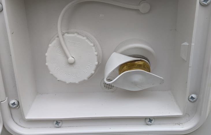 8.5 gallon water holding tank and city hookups come standard with the Luna Rover. Off grid camping and overlanding is a breeze with onboard water!