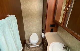 2013 Fleetwood RV Bounder 35K