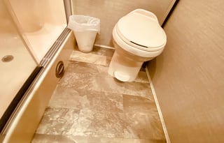 C17:Luxury SuperC Diesel-3Slide-10 SLEEPER