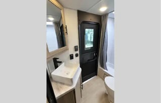 Bunkhouse RV Rental | Sleeps 8 | Outdoor Kitchen