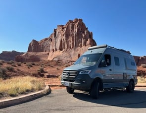 Winnebago Revel 44E