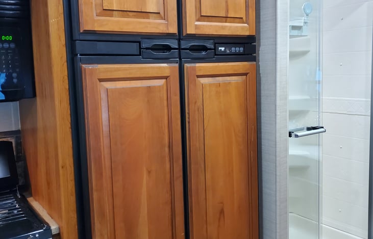 Double frig and separate shower.