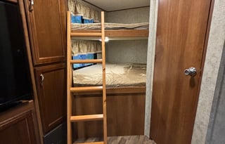 2017 Prime Time RV Avenger ATI 27DBS