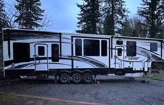 The Dirt & Paws Fuzion – Kid, Pet & Off-Road Ready