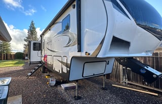Brand New Glamping 5th Wheel- No Towing Necessary